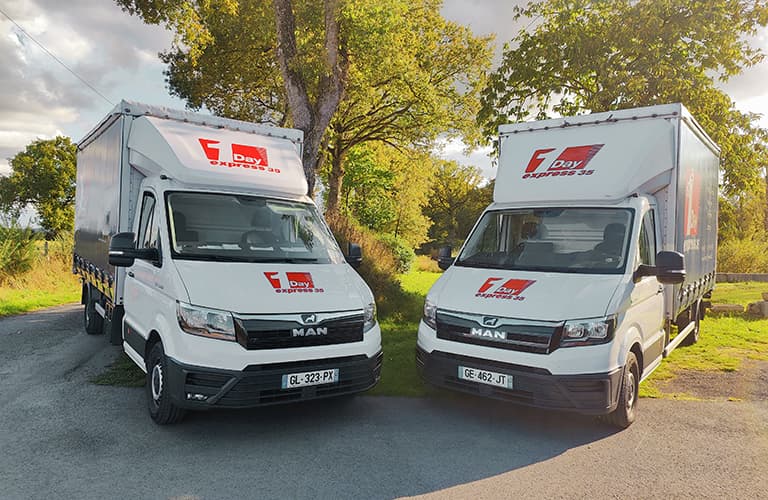 1 day express 35, camion avec hayon et bâche moins de 3,5 tonnes pour messagerie express