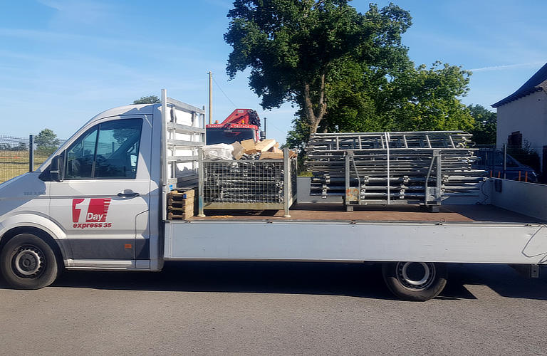 1 Day Express 35, fourgon avec plateau moins de 3,5 tonnes