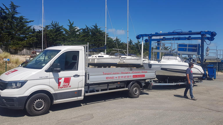 1 Day Express 35, convoyage embarcation et bateau en Ille-et-Vilaine
